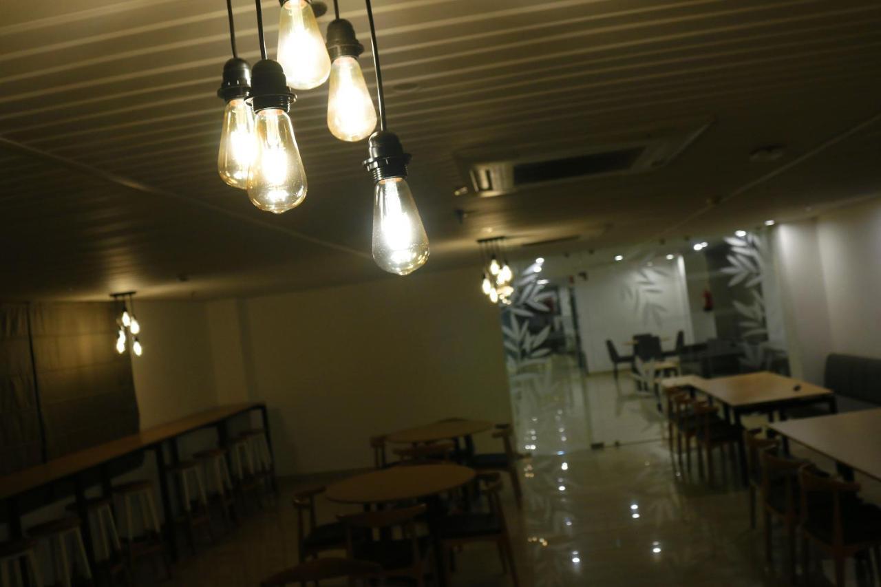 Hotel Sm Hives Bhubaneswar Zewnętrze zdjęcie