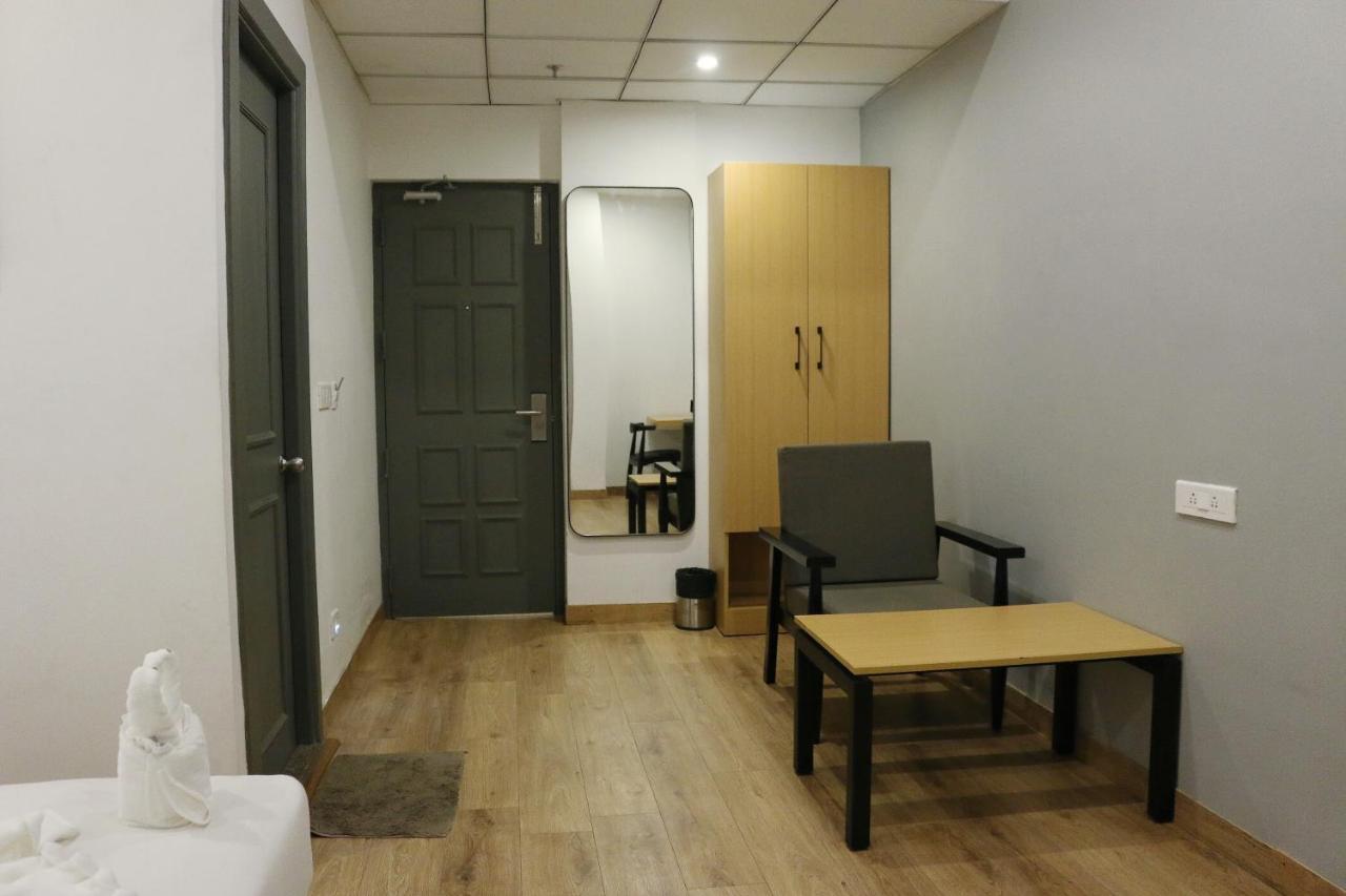 Hotel Sm Hives Bhubaneswar Zewnętrze zdjęcie