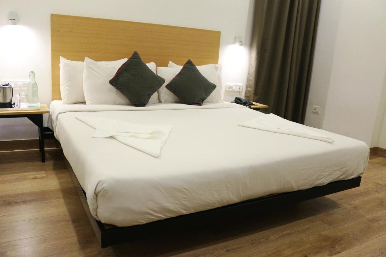 Hotel Sm Hives Bhubaneswar Zewnętrze zdjęcie