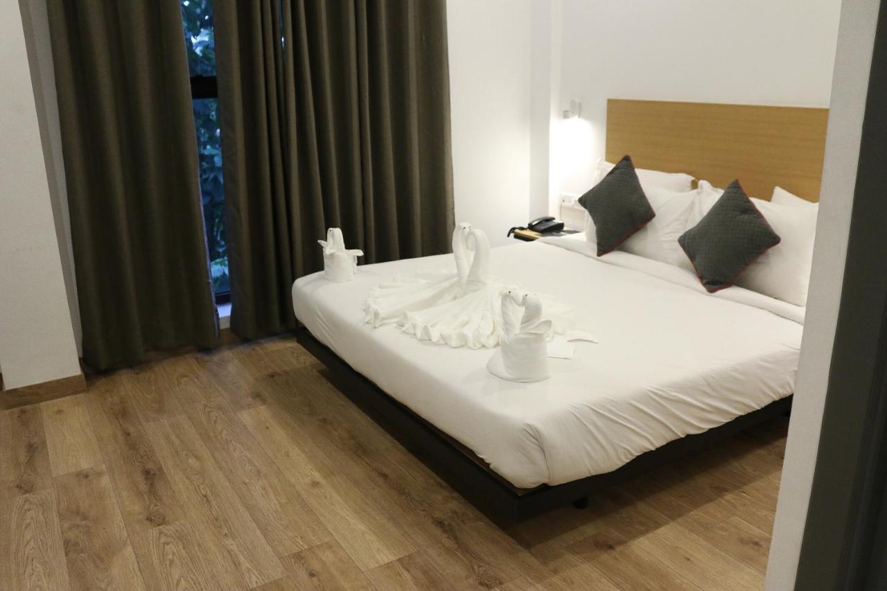 Hotel Sm Hives Bhubaneswar Zewnętrze zdjęcie