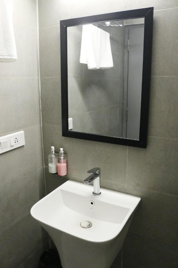 Hotel Sm Hives Bhubaneswar Zewnętrze zdjęcie