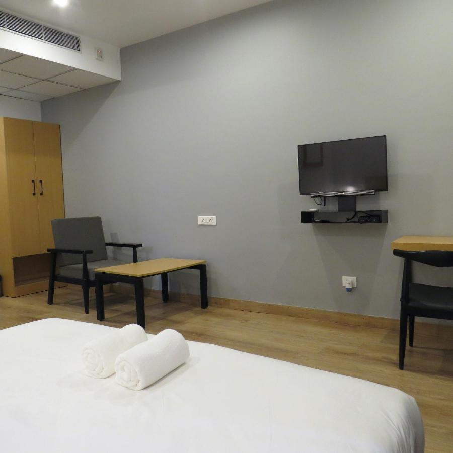 Hotel Sm Hives Bhubaneswar Zewnętrze zdjęcie