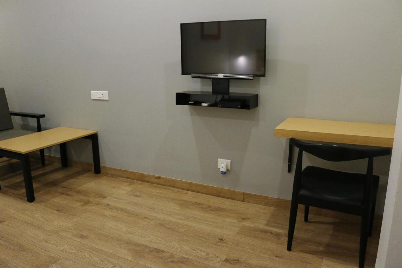 Hotel Sm Hives Bhubaneswar Zewnętrze zdjęcie