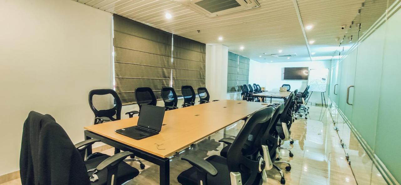 Hotel Sm Hives Bhubaneswar Zewnętrze zdjęcie